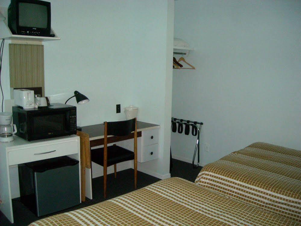 Motel Le Noroit L'Anse-au-Griffon Exteriör bild